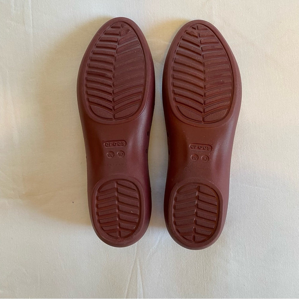 Red Crocs - Picture 5 of 6
